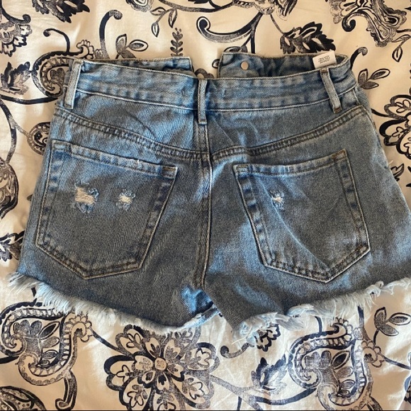 Pacsun high rise festival shorts never worn! - Picture 2 of 3